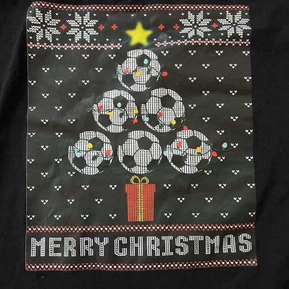 Buc-ees T-shirt Men's Size Small Christmas "Rockin Around" Short Sleeve Red - Picture 2 of 3